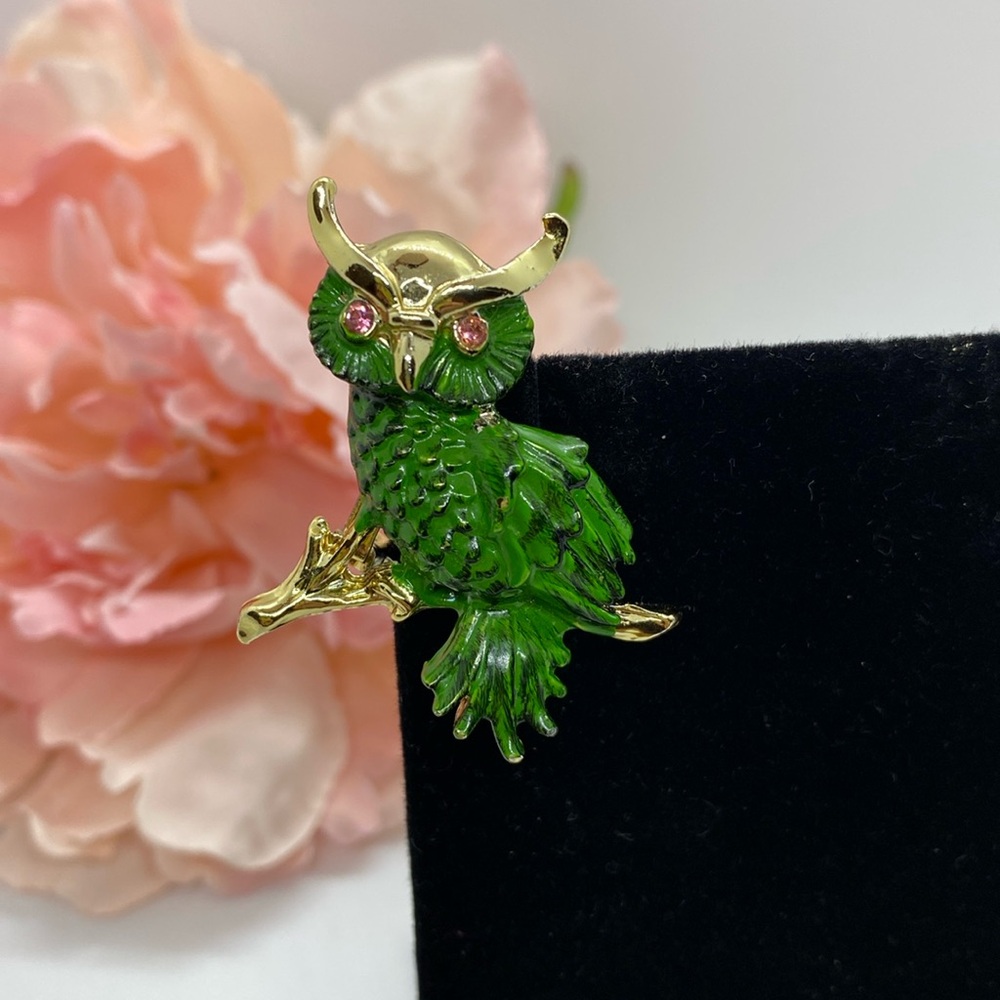 Vintage Green Owl Gold Brooch with Pink Rhinestone Eyes